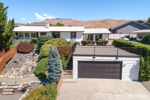 330 Sunnyslope Heights Rd, Wenatchee, WA, 98801-9664 | Card Image