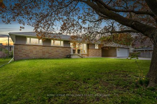 168 Avenue Rd, Kingston, ON, K7M1C5 | Card Image