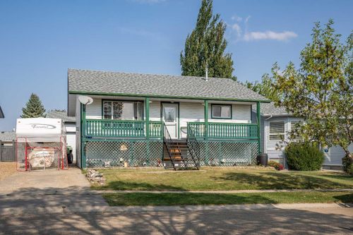 6122 32 Avenue, Camrose, AB, T4V4R8 | Card Image
