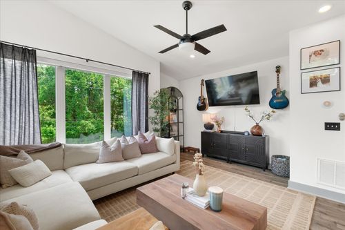 308 Sunliner Dr, Nashville, TN, 37209-1690 | Card Image