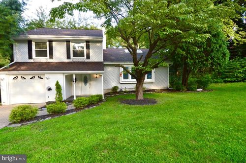 561 Covered Bridge Rd, CHERRY HILL, NJ, 08034-3110 | Card Image