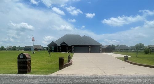 1936 Caddo St, Oologah, OK, 74053-4183 | Card Image