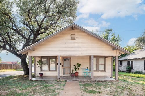 601 S Church St, Brady, TX, 76825-5535 | Card Image