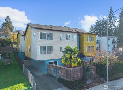 apt-a-8408 Delridge Way Sw, Seattle, WA, 98106-3211 | Card Image