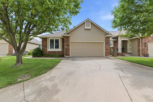 2304 N Lakeway Cir, Wichita, KS, 67205-2418 | Card Image