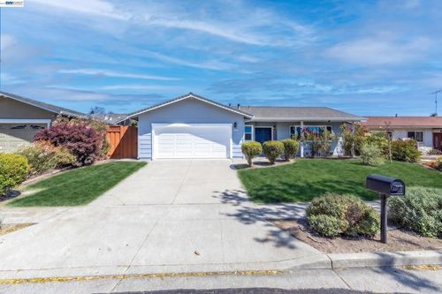 38475 Jacaranda Dr, Newark, CA, 94560-4727 | Card Image