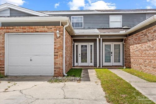 1832 Whispering Oaks Ln, Fort Walton Beach, FL, 32547-7064 | Card Image