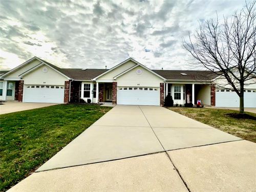 7b-26 Twelve Oaks Court, St Peters, MO, 63376 | Card Image