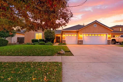 3226 S Tipton St, Visalia, CA, 93292-4442 | Card Image