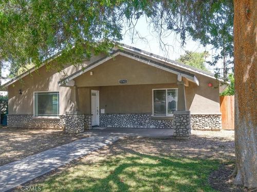 5742 Magnolia Ave, Riverside, CA, 92506-1823 | Card Image