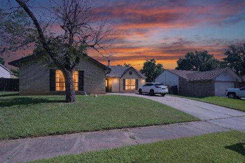3825 Hackberry Ln, Bedford, TX, 76021-5117 | Card Image