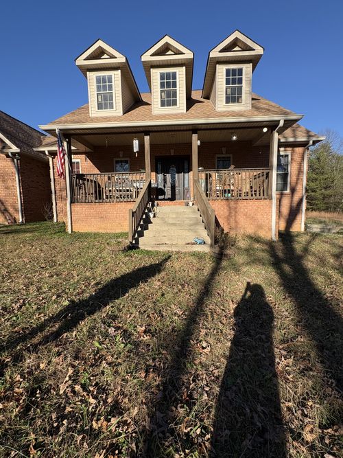 124 Old Highway 96, Burns, TN, 37029-5535 | Card Image