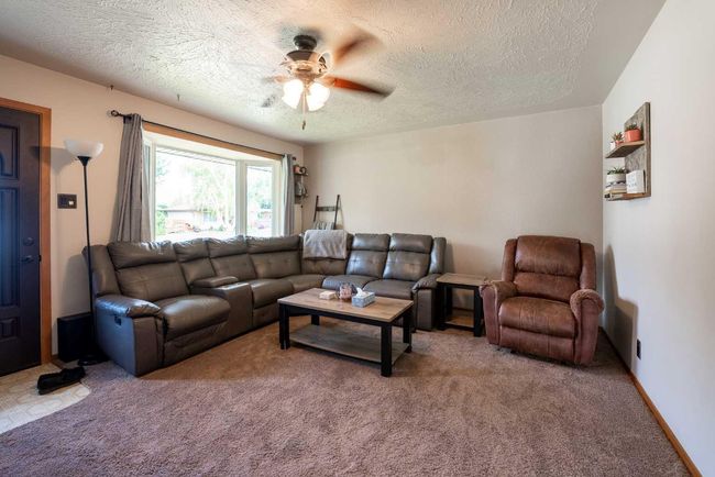1209 18 St N, House detached with 3 bedrooms, 2 bathrooms and 6 parking in Lethbridge AB | Image 8