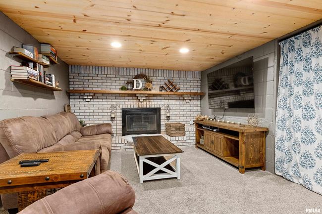 304 W Robinson St, House other with 3 bedrooms, 2 bathrooms and null parking in Goodfield IL | Image 37