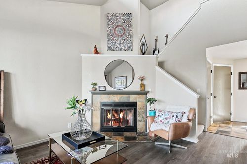 879 N Christine Lane, Boise, ID, 83704 | Card Image