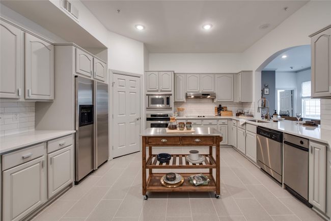 APT-101 - 4201 Lomo Alto Dr, Condo with 3 bedrooms, 3 bathrooms and null parking in Dallas TX | Image 5