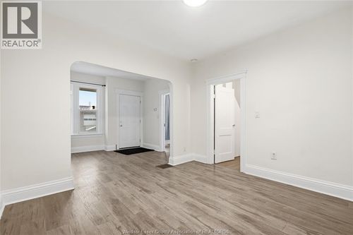 1231 Windsor Ave, Windsor, ON, N8X3L8 | Card Image