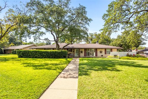 1012 Walnut Dr, Arlington, TX, 76012-3133 | Card Image