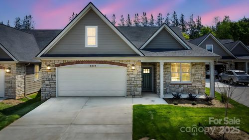 55-833 B Wynnshire Drive, Hickory, NC, 28601 | Card Image
