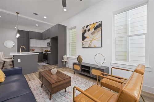 d-1805 Emir, Houston, TX, 77009 | Card Image