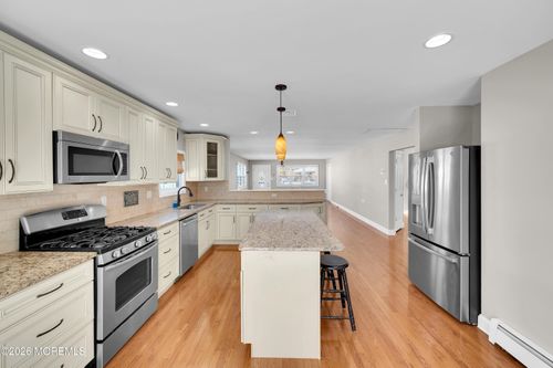 16 Mirador Ct, Berkeley, NJ, 08757-4110 | Card Image