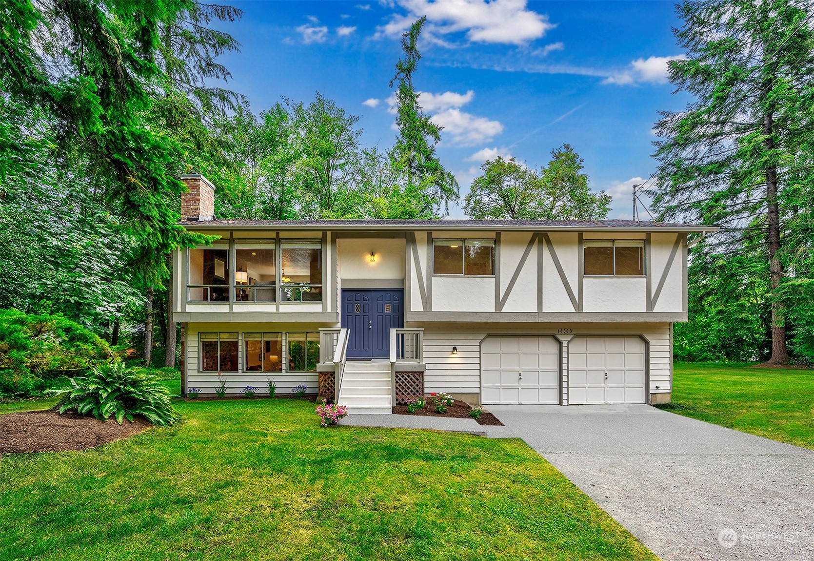 213th Pl, Woodinville, WA 98077