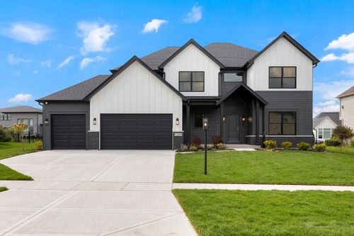 1033 Emerald Dr, Naperville, IL, 60540-7215 | Card Image