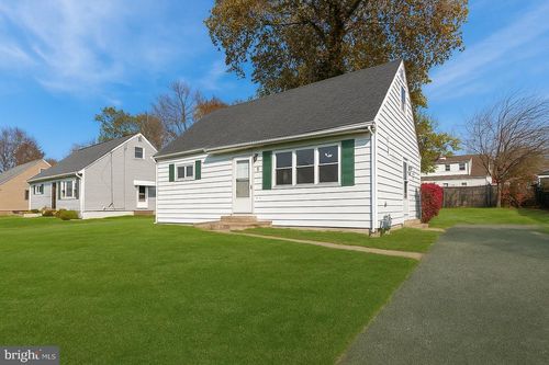205 Starling Ln, MOUNT HOLLY, NJ, 08060-1040 | Card Image