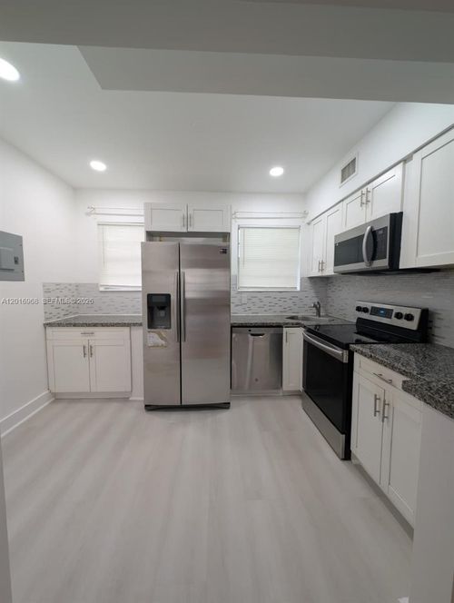 8-9740 Bay Harbor Ter, Bay Harbor Islands, FL, 33154-1735 | Card Image