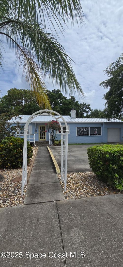 708 Palmetto Ave, Melbourne, FL, 32901-4726 | Card Image