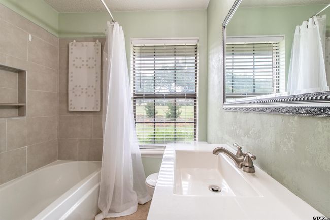 13402 County Road 1131, House other with 3 bedrooms, 2 bathrooms and null parking in Flint TX | Image 33