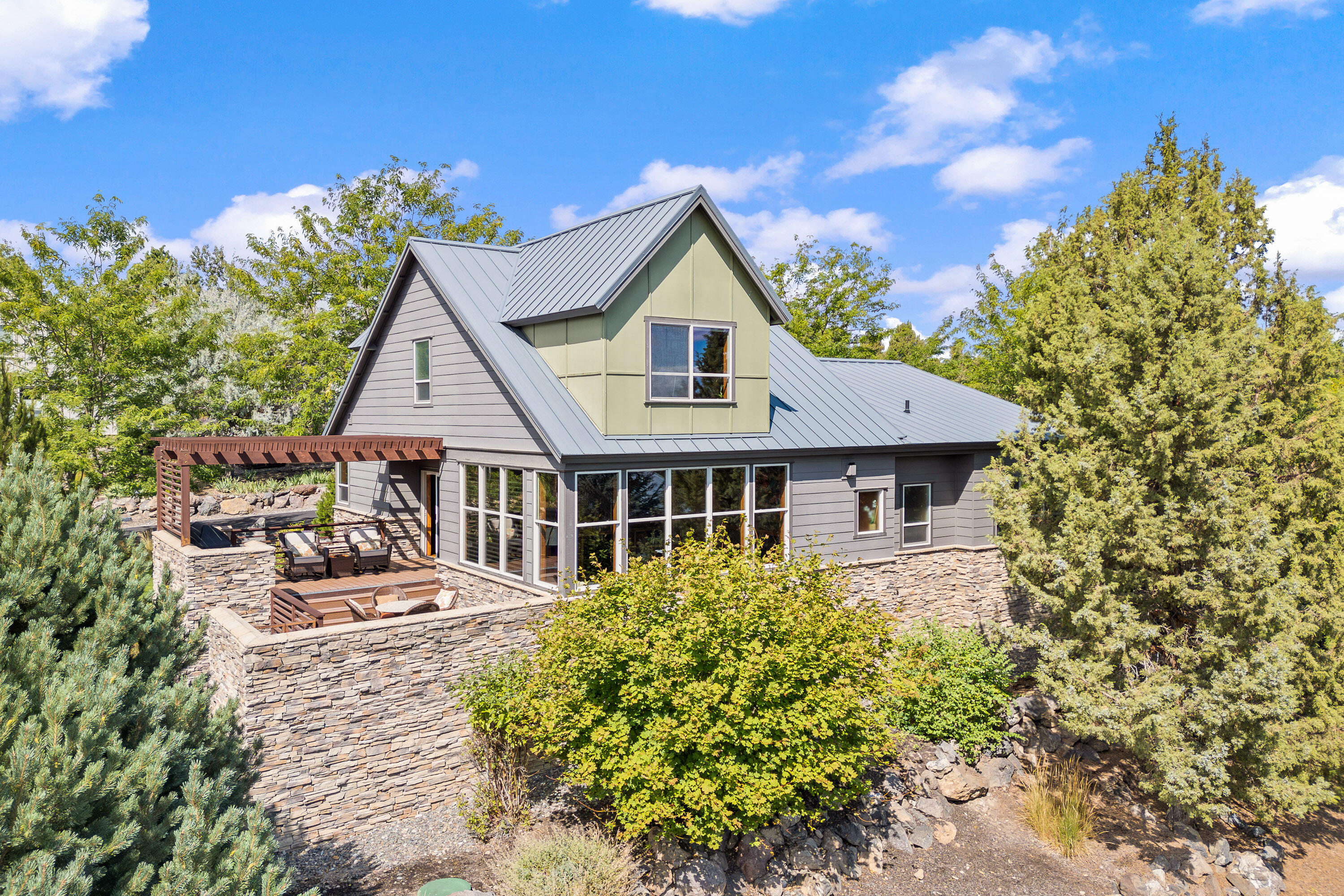 Presidio Park Ln, Redmond, OR 97756