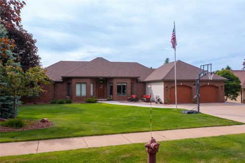 2925 W Princeton Ave, Eau Claire, WI, 54703-4108 | Card Image