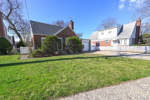 168 Hendrickson Ave, Valley Stream, NY, 11580-3315 | Card Image