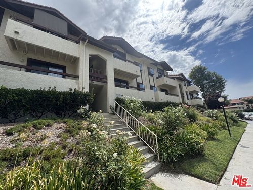 unit-557-18028 Saratoga Way, Canyon Country, CA, 91387-4348 | Card Image