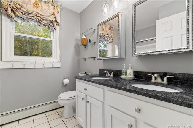 Full Bath Upper level | Image 31