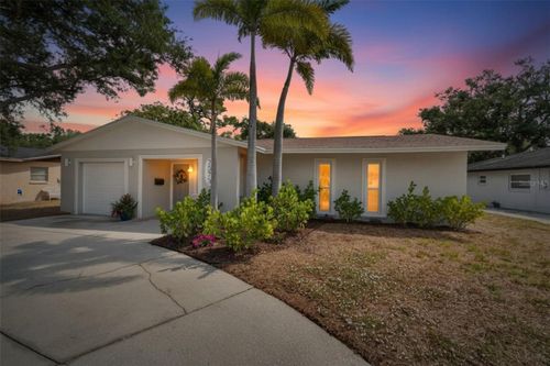 2575 Granada Cir E, St Petersburg, FL, 33712-3919 | Card Image