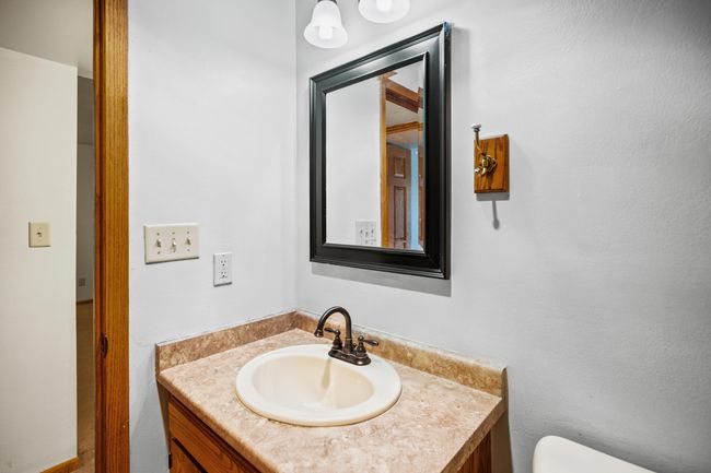 4050 W Rivers Edge Cir, Condo with 2 bedrooms, 1 bathrooms and null parking in Brown Deer WI | Image 38