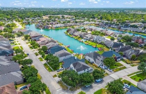 11902 Miramar Shores Dr, Houston, TX, 77065-3943 | Card Image