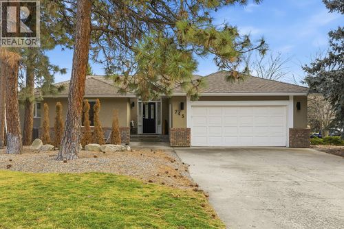 745 Cassiar Cres, Kelowna, BC, V1V1M7 | Card Image