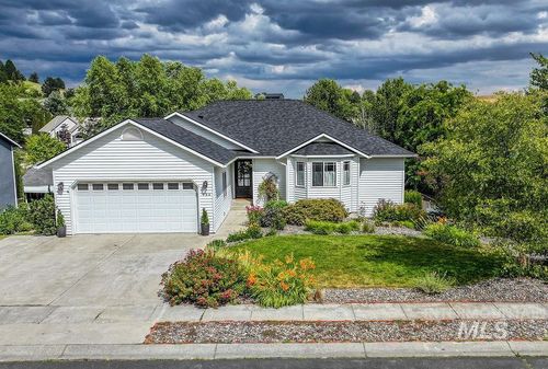 934 Shoshone St, Moscow, ID, 83843-9625 | Card Image