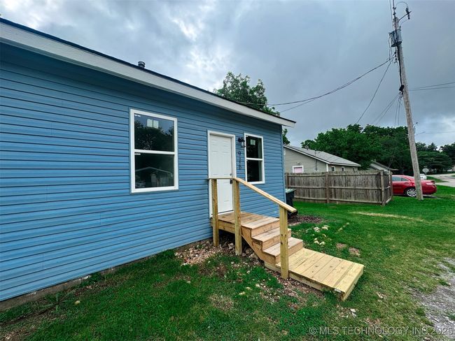 916 Coy Ave, Home with 3 bedrooms, 2 bathrooms and null parking in Tahlequah OK | Image 4