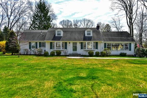 520 Lafayette Ave, Wyckoff, NJ, 07481-2943 | Card Image