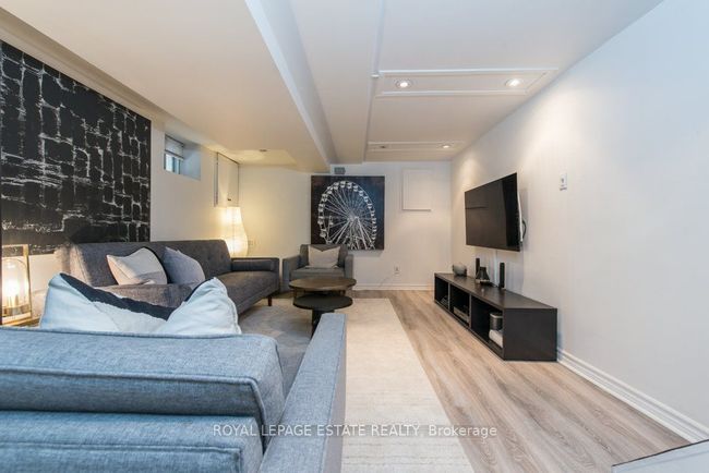 2311 Gerrard St E, House attached with 3 bedrooms, 2 bathrooms and null parking in Toronto ON | Image 35