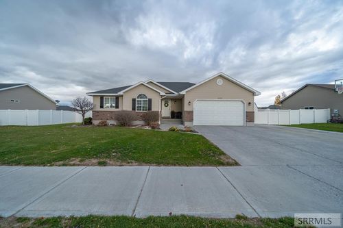 5559 Treyden Dr, Ammon, ID, 83406-5033 | Card Image