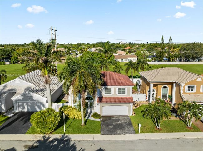 611 Royal Palm Way, House other with 4 bedrooms, 3 bathrooms and null parking in Davie FL | Image 40