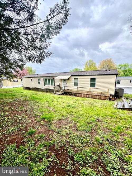 808 Holly Dr, GREEN LANE, PA, 18054-2021 | Card Image
