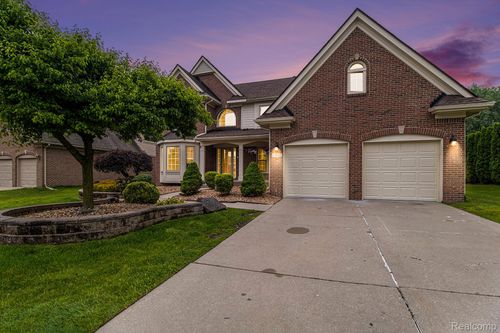 11641 Chandler Dr, Plymouth, MI, 48170-3189 | Card Image