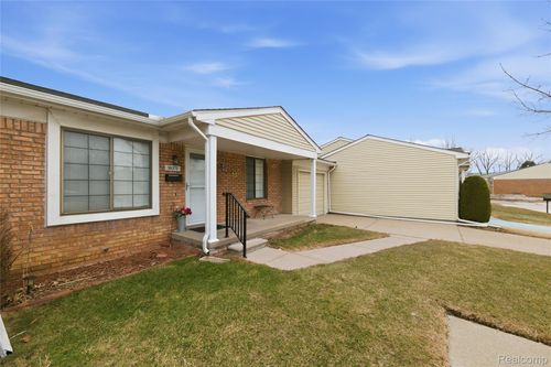 16371 Benmar Dr, Roseville, MI, 48066-2001 | Card Image