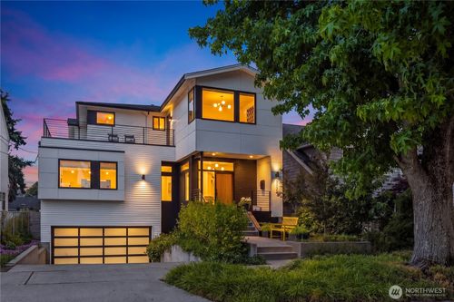 3215 39th Ave W, Seattle, WA, 98199-2528 | Card Image